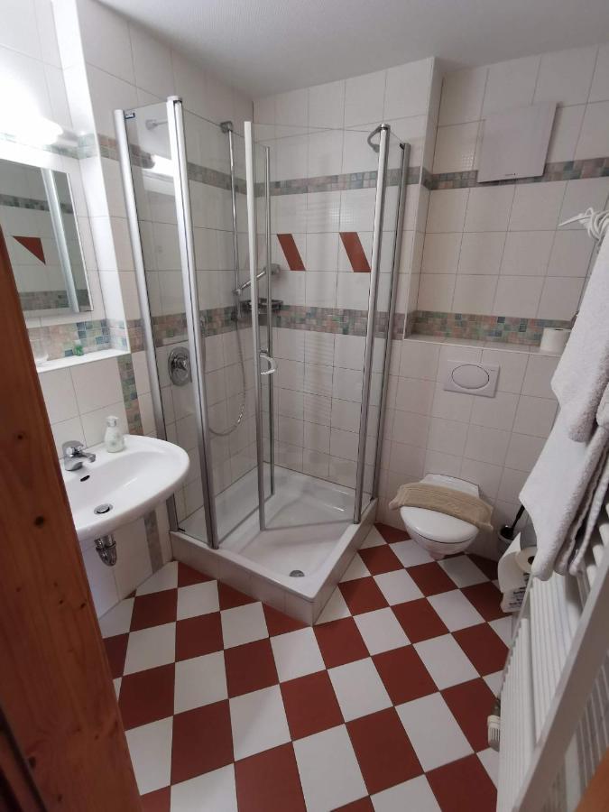 One-Bedroom Apartment,1345596410:JPEG